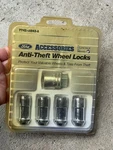 Ford Edge Lincoln Mkx Anti Theft Oem Wheel Locking Kit 2008-2015 7T4Z1A043A. Fixed Price $9.99.